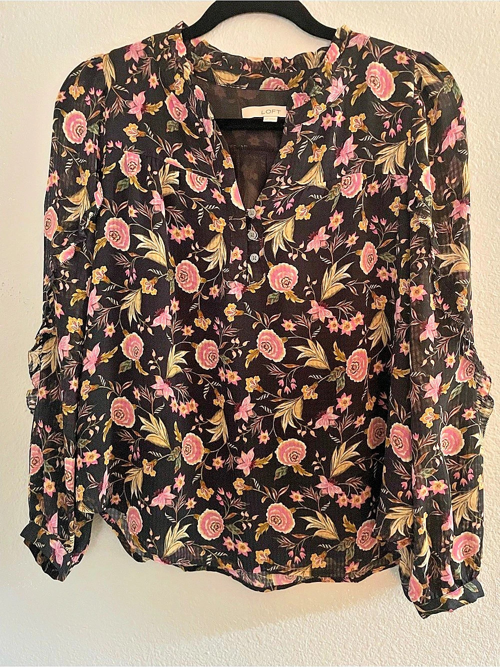 LOFT Floral Blouse in Black & Pink Size Medium Petite